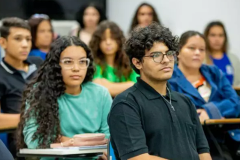 Curso gratuito de oratória está com vagas para jovens a partir de 15 anos
