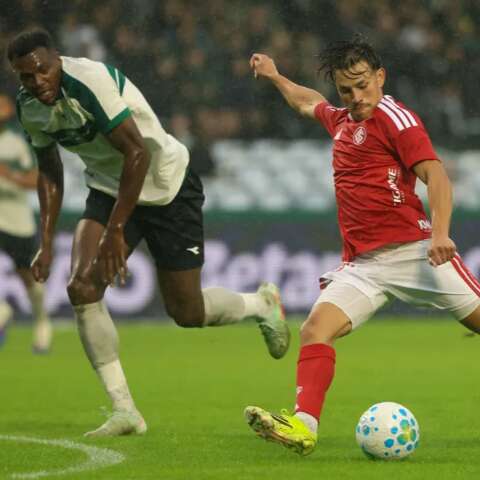 Internacional busca empate no fim contra o Coritiba pelo Brasileirão