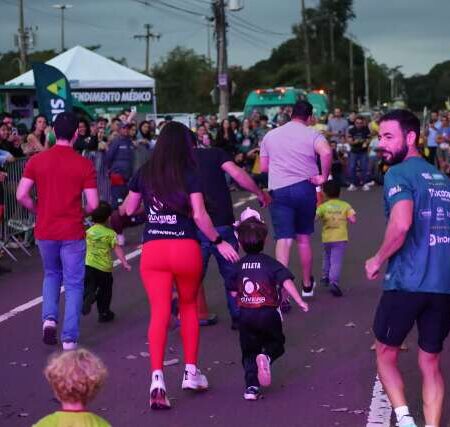 Nem frio espanta público de corrida nos altos da Afonso Pena
