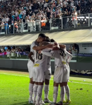 Santos vence Vitória, deixa zona de rebaixamento e tem Gabigol expulso após gol