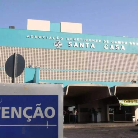 Justiça aumenta para R$ 100 mil multa diária por crise na Santa Casa
