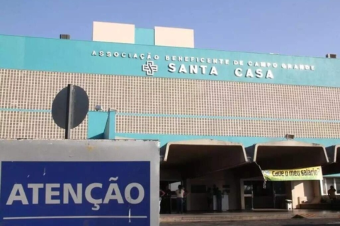 Justiça aumenta para R$ 100 mil multa diária por crise na Santa Casa