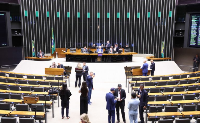 Bancada de MS se divide ao votar imunidade tributária para igrejas