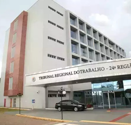 Trabalhadora chamada de “piche de asfalto” será indenizada por ofensas racistas