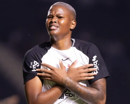 Corinthians goleia Mixto por 4 a 1 e retoma liderança do Brasileirão