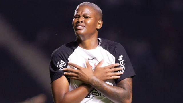 Corinthians goleia Mixto por 4 a 1 e retoma liderança do Brasileirão