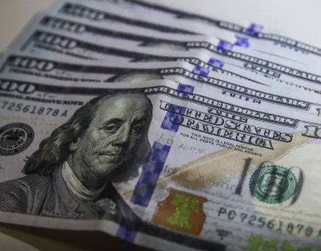 Dólar fecha em R$ 4,89 com pressão da inflação nos Estados Unidos