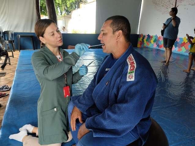 Pesquisa busca na saliva sinais que podem ajudar no diagnóstico do autismo