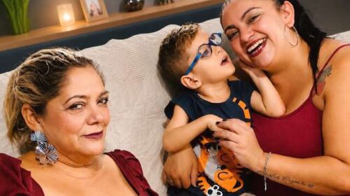 Maternidade atípica viraliza com mãe e filha e inspira acolhimento