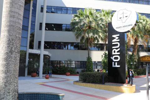 Erro em contrato de estágio faz faculdade ser condenada em R$ 5 mil