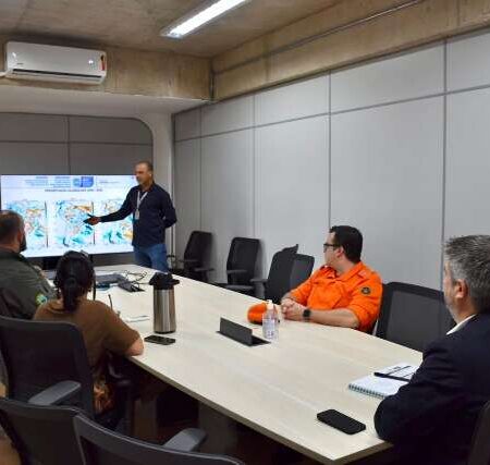 Com escassez hídrica prevista, Estado discute ações contra incêndios florestais