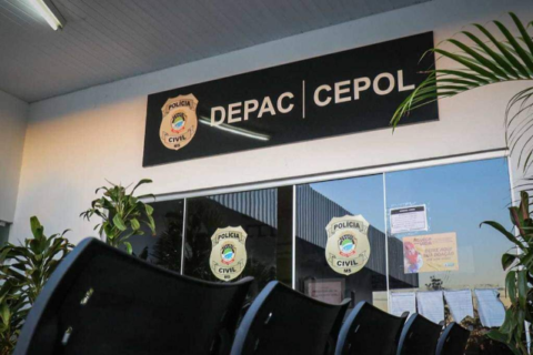 Suspeito é baleado na perna ao tentar tomar arma de policial