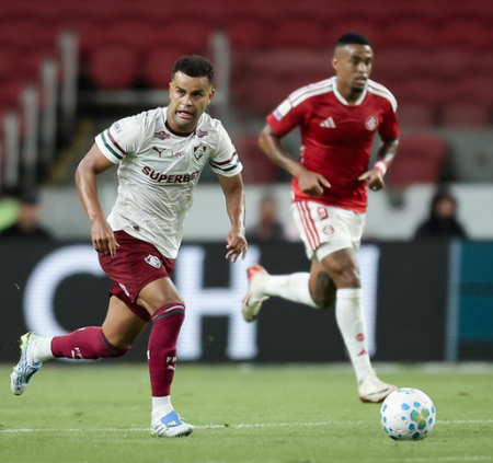 Fluminense perde para o Internacional fora de casa e segue no G-3 do Brasileirão