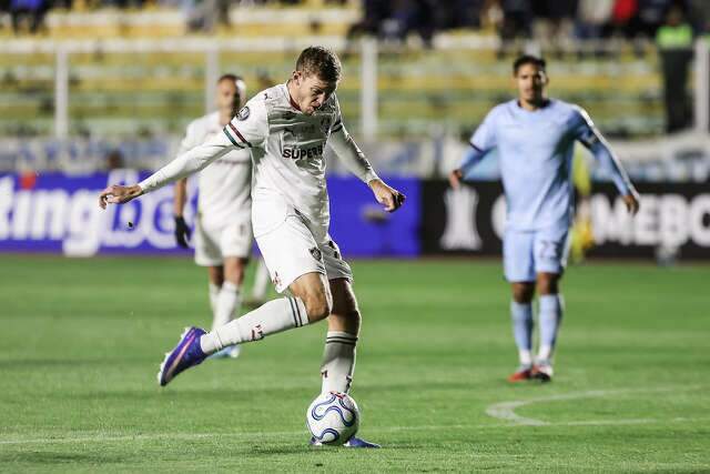 Fluminense perde na Bolívia e Vasco vence com goleada no Rio