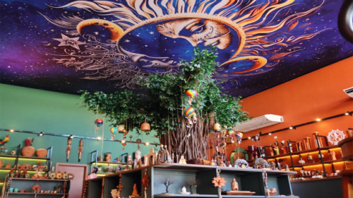 Loja com céu estrelado encanta e reúne de tudo para quem ama decoração