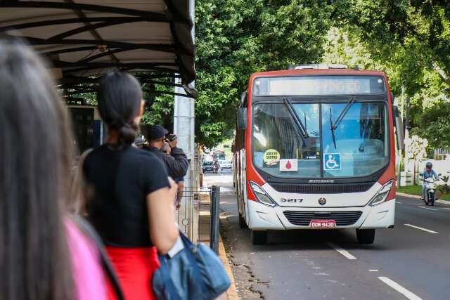 Levantamento aponta que campo-grandense perde 44 dias por ano no ônibus