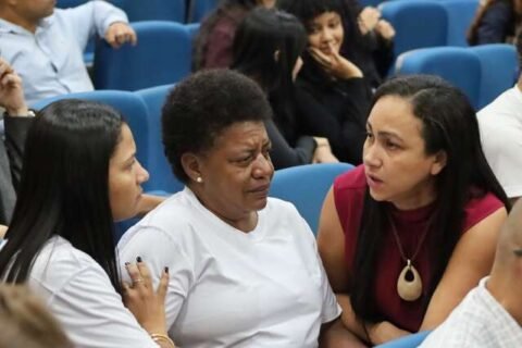 “Acabou com a minha família”, diz mãe após júri do assassino da filha e da neta