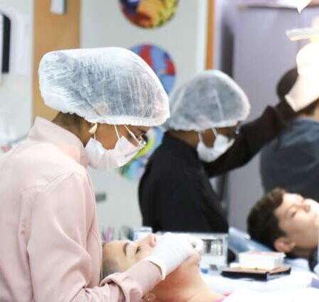 Areno abre inscrições para pacientes que buscam implantes e aparelho ortodôntico