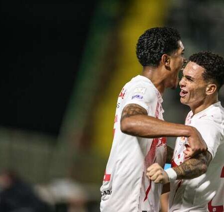 Bragantino vira sobre a Chapecoense e amplia crise do lanterna do Brasileirão