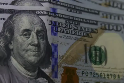 Dólar fecha a R$ 5 e bolsa sobe com negociações entre EUA e Irã