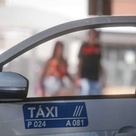 Motoristas de app e taxistas terão financiamento de 30 bilhões para carro novo