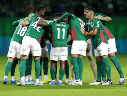 Palmeiras empata com o Santos após reação e tem gol anulado nos acréscimos