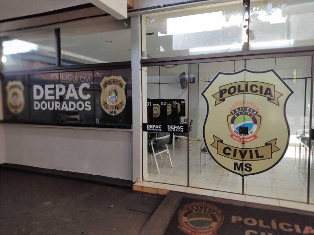 Polícia prende homem de 81 anos após mulher denunciar cárcere privado