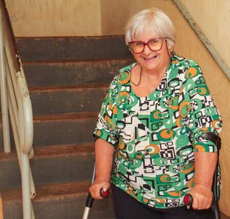 Terezinha venceu câncer, covid e dor diária com um sorriso inacreditável