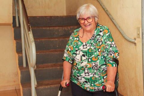 Terezinha venceu câncer, covid e dor diária com um sorriso inacreditável