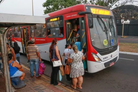 Comissão recomenda intervenção no transporte coletivo