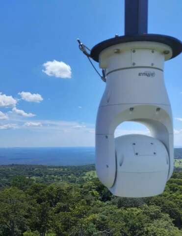 Serra da Bodoquena recebe quatro torres para monitorar focos de incêndio