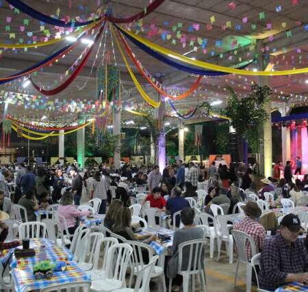 Arraiá da Assembleia reúne famílias e 32 entidades em noite de festa