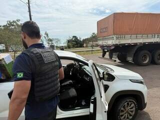 Operação na fronteira apreende R$ 1,9 milhão em produtos contrabandeados Operação na fronteira apreende R$ 1,9 milhão em produtos contrabandeados