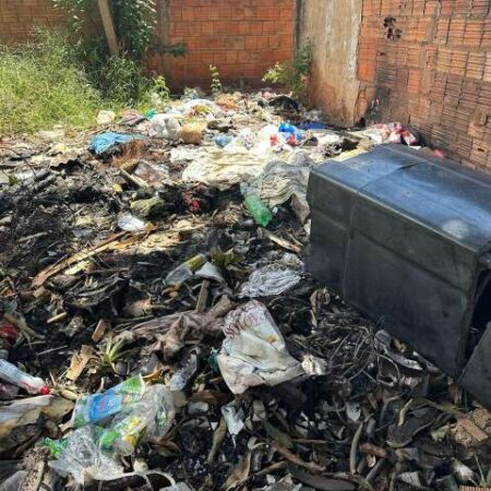 Réu que matou homem, ateou fogo e enterrou metade do corpo é condenado