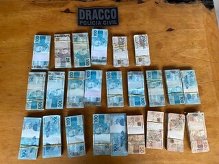 Defesa garante que R$ 222 mil em espécie na casa de médico tem origem lícita Defesa garante que R$ 222 mil em espécie na casa de médico tem origem lícita
