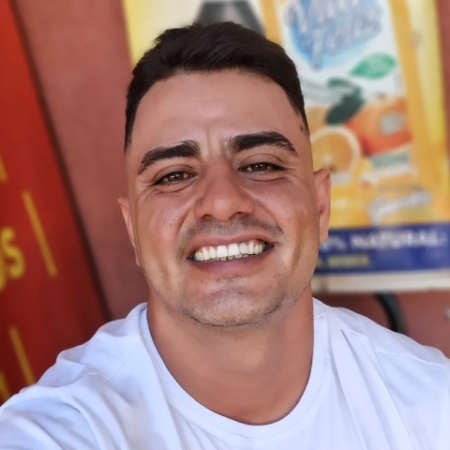 Adolescente de 15 anos matou homem com 10 facadas para defender a mãe