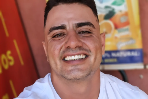 Adolescente de 15 anos matou homem com 10 facadas para defender a mãe