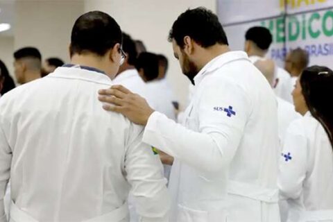 Recém-formados em Medicina só terão CRM se passarem no Enamed