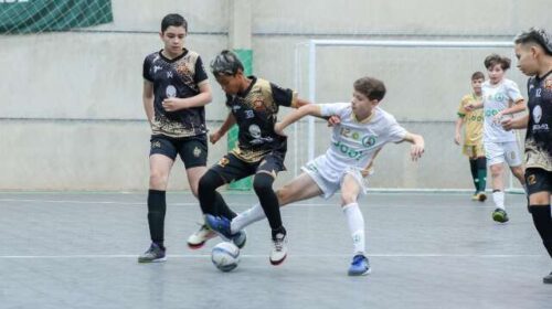 Goleadas marcam semifinais da Copa Pelezinho Estadual de Futsal