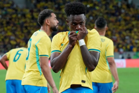 Brasil goleia Panamá no Maracanã em despedida antes da Copa do Mundo