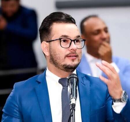 Denunciado por assédio, Paulo Lands sai de vez da prefeitura