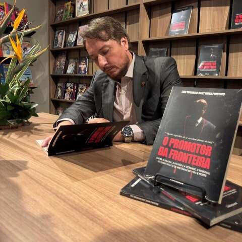 Promotor lança na Capital livro inspirado em casos julgados no Tribunal do Júri