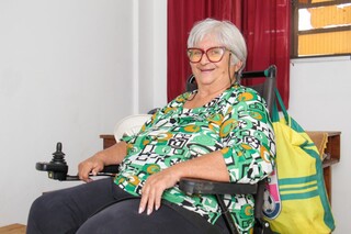 Terezinha venceu câncer, covid e dor diária com um sorriso inacreditável Terezinha venceu câncer, covid e dor diária com um sorriso inacreditável