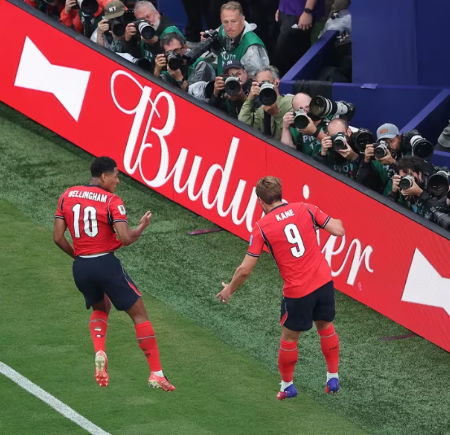 Inglaterra vence Panamá com brilho de Bellingham e Kane e pode pegar Brasil