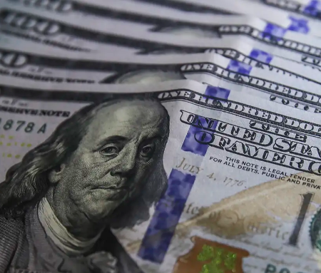 Dólar à vista sobe 0,88% e fecha a R$ 5,18 com atenção aos juros