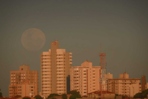 “Lua cheia de Morango” é promessa de beleza no céu na noite de 2ª feira