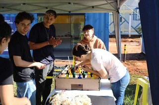 Universidade abre as portas para mostrar que ciência pode ser divertida