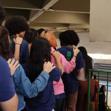 Alunos evacuam escola em 10 minutos durante simulado de incêndio em Campo Grande