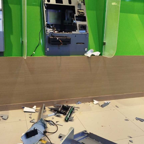 Tentativa de furto destrói caixa eletrônico de agência na Zahran