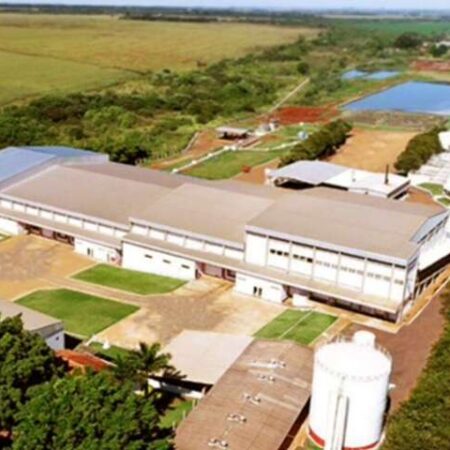 Retomada do frigorífico Balbino esbarra em impasse que ameaça 350 empregos